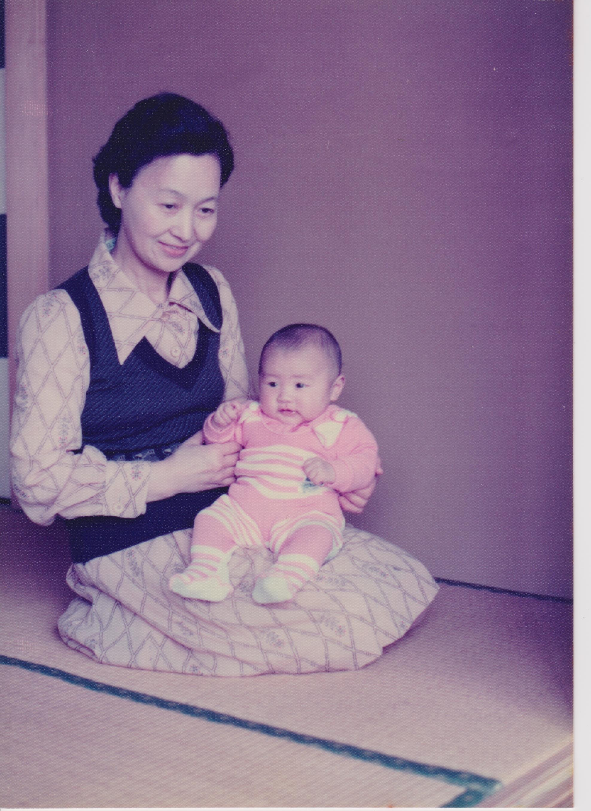 1976年 初孫と松本子游